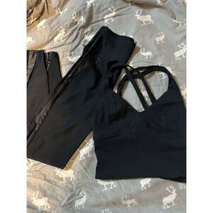 Lanston Sport Women's Black Striped Pants & Cross-Back Sports Bra Set small